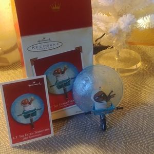 20th Anniversary E.T. Christmas ornament